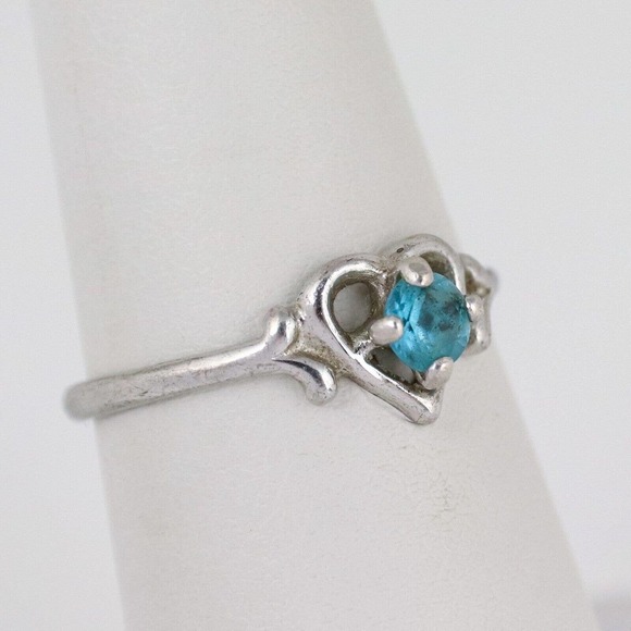 Silver Heart Ring with Blue Gemstone - Picture 4 of 12